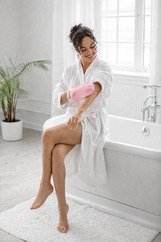 The Secret to Smooth, Glowing Skin: Why You Need an Exfoliating Glove